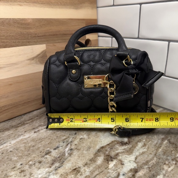 BETSEY JOHNSON Be Mine Mini Crossbody Handbag Black Quilted Hearts Bow & Charm - Picture 15 of 16
